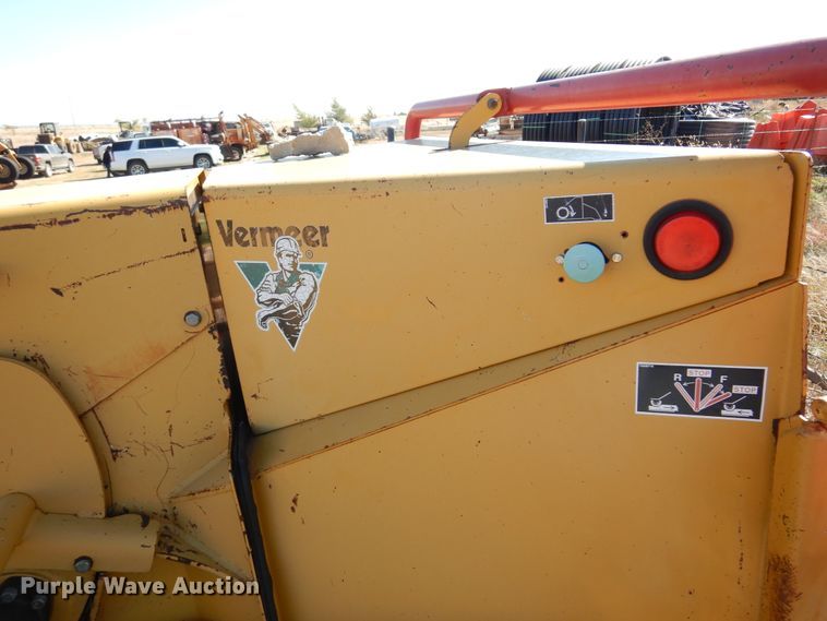image for item DL6019 2005 Vermeer BC1000XL  wood chipper