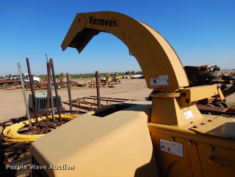 image for item DL6019 2005 Vermeer BC1000XL  wood chipper