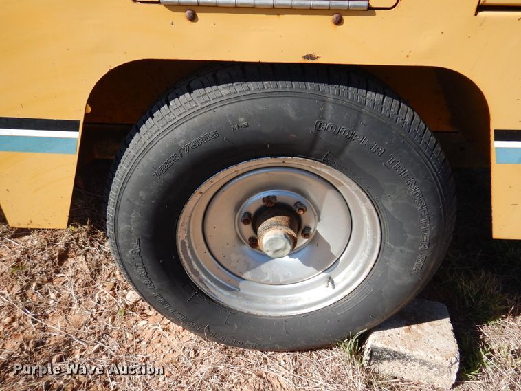 image for item DL6019 2005 Vermeer BC1000XL  wood chipper