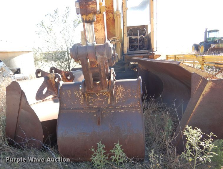 image for item DL6025 1991 Caterpillar 225D  excavator