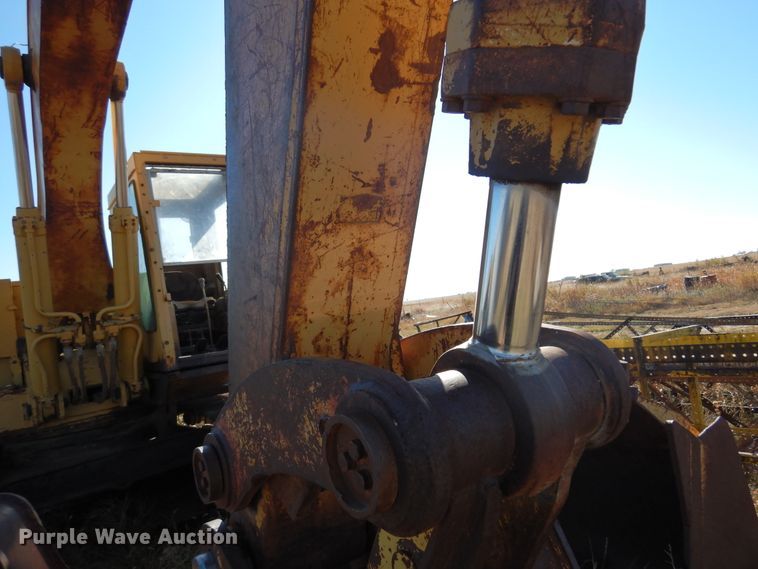 image for item DL6025 1991 Caterpillar 225D  excavator