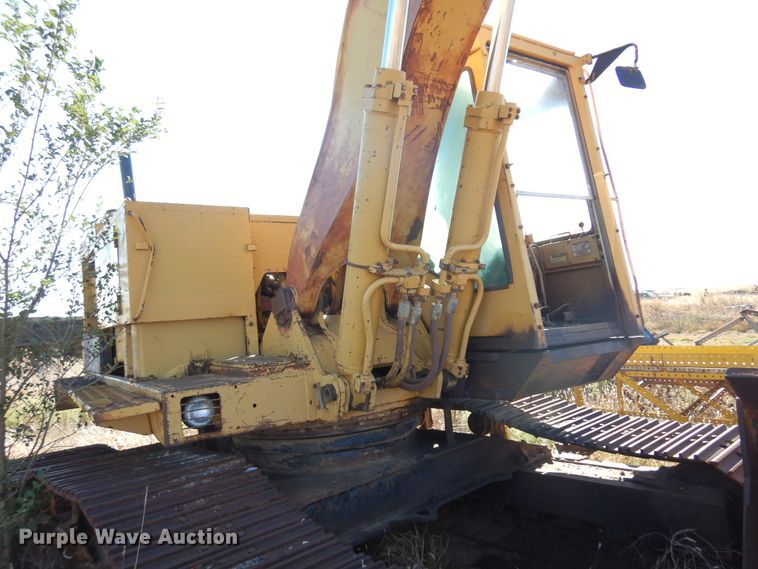 image for item DL6025 1991 Caterpillar 225D  excavator