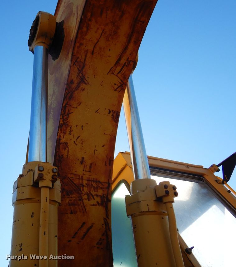 image for item DL6025 1991 Caterpillar 225D  excavator