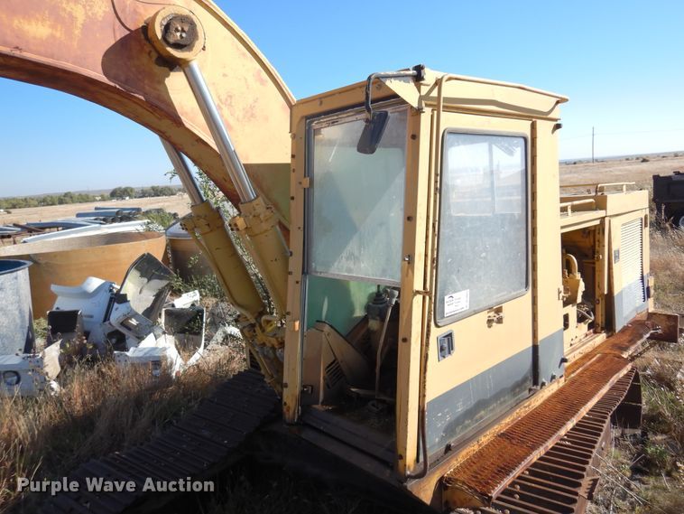 image for item DL6025 1991 Caterpillar 225D  excavator