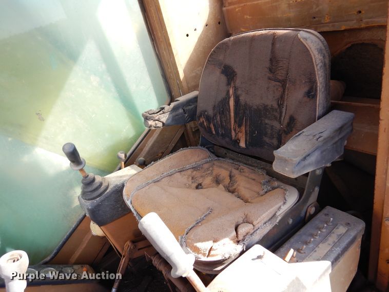 image for item DL6025 1991 Caterpillar 225D  excavator