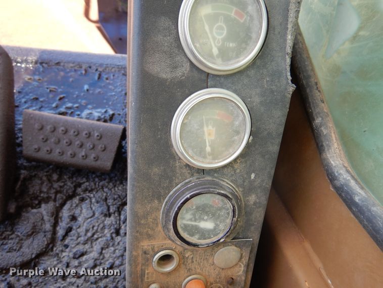 image for item DL6025 1991 Caterpillar 225D  excavator