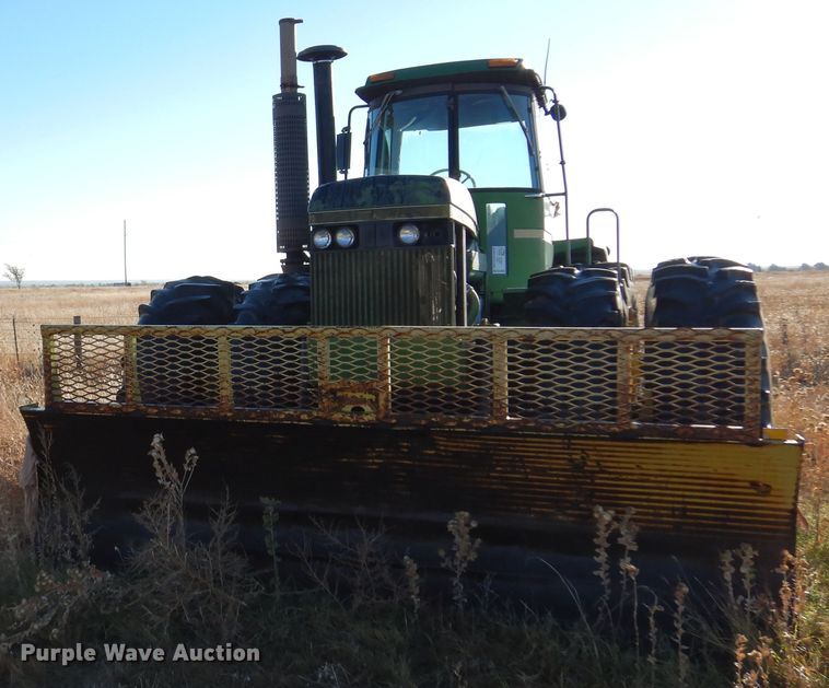 image for item DL6026 1983 John Deere 8650  4WD tractor