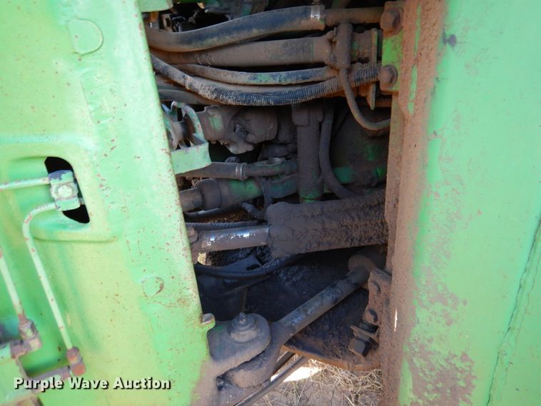 image for item DL6026 1983 John Deere 8650  4WD tractor