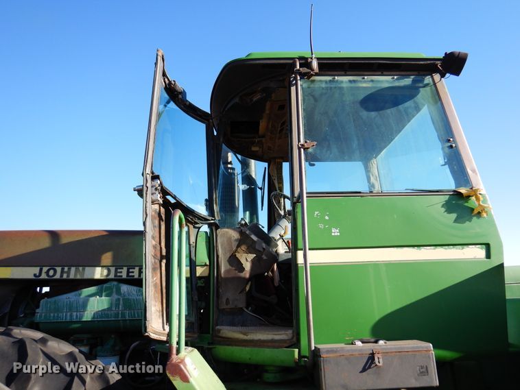 image for item DL6026 1983 John Deere 8650  4WD tractor