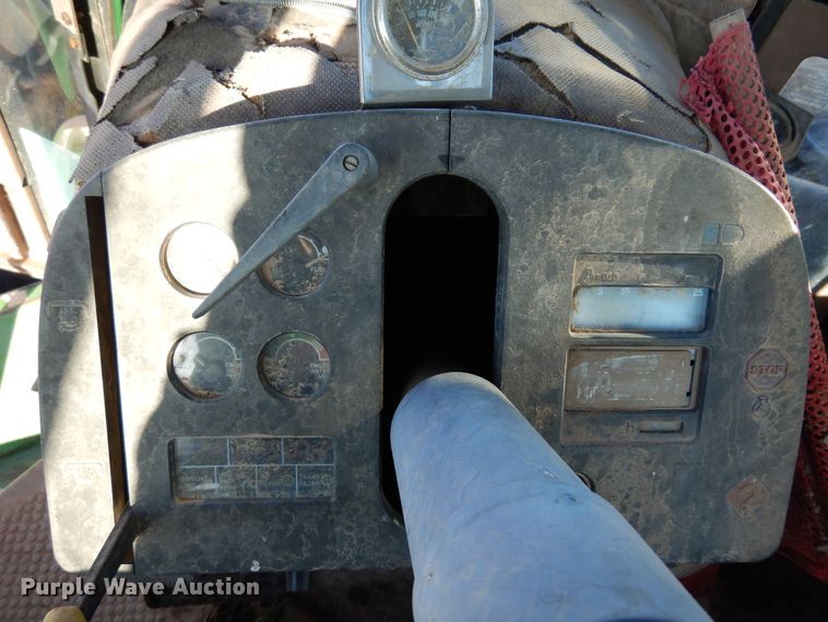 image for item DL6026 1983 John Deere 8650  4WD tractor