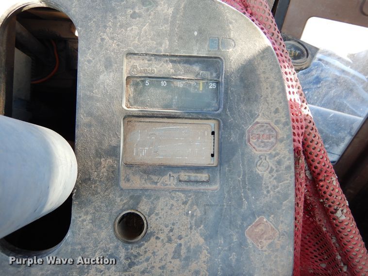 image for item DL6026 1983 John Deere 8650  4WD tractor