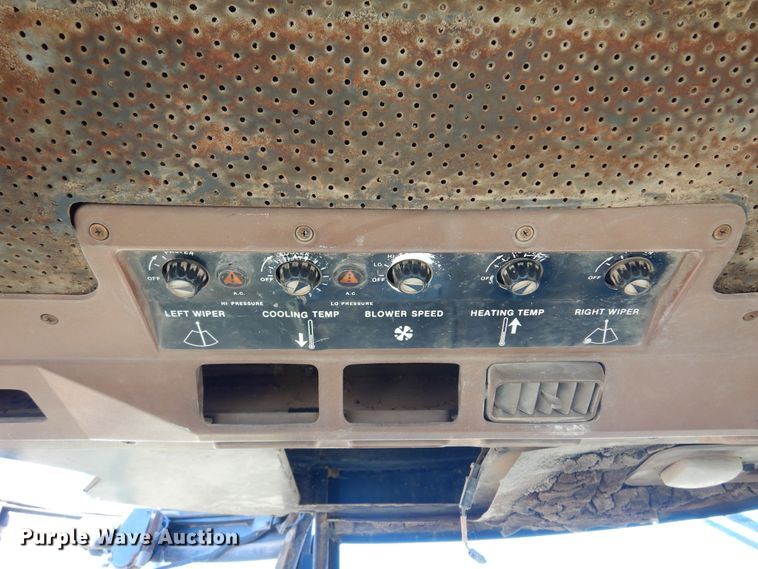 image for item DL6026 1983 John Deere 8650  4WD tractor