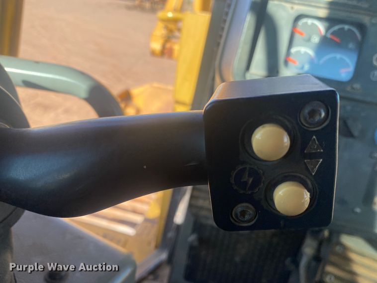 image for item DL6028 2006 Caterpillar D6R XL Series II  dozer