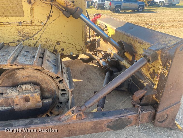 image for item DL6029 1984 Caterpillar D6D  dozer