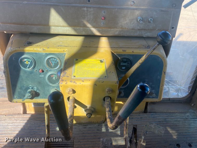 image for item DL6029 1984 Caterpillar D6D  dozer