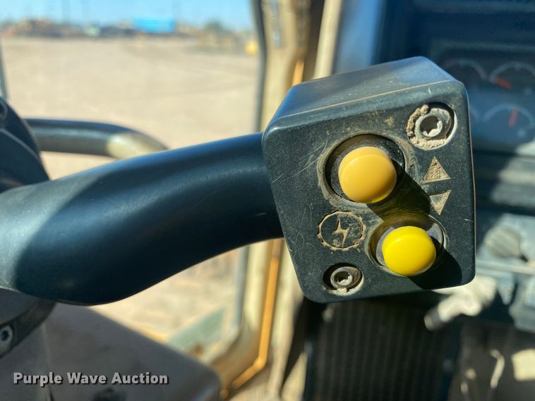 image for item DL6030 2000 Caterpillar D6R XL  dozer