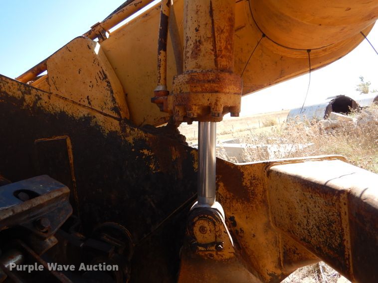 image for item DL6034 1985 Caterpillar 623B  elevating scraper