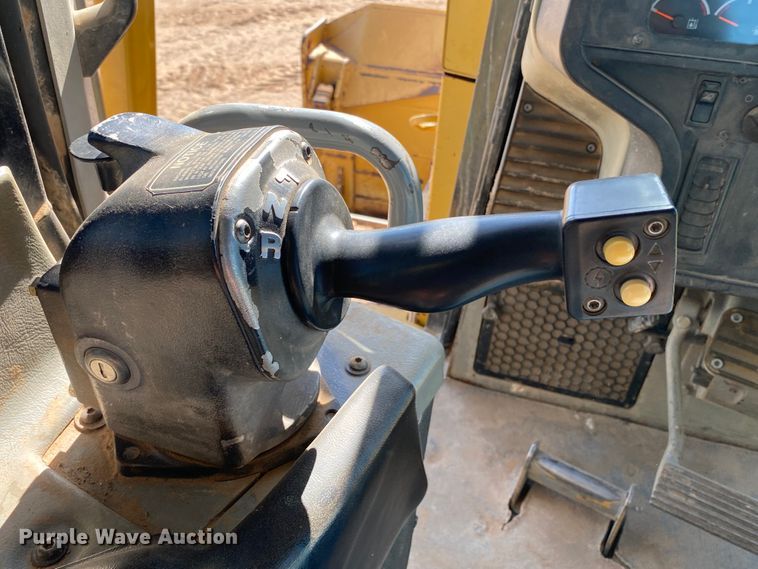 image for item DL6035 2005 Caterpillar D6R XL Series II  dozer