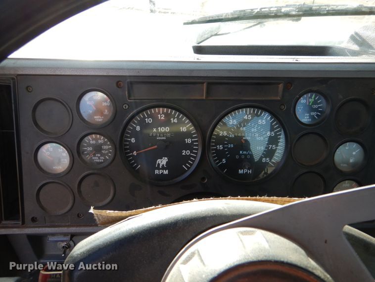 image for item DL6037 2000 Mack CH613  semi truck