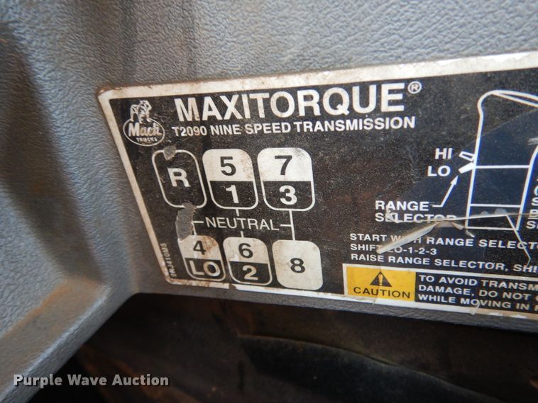 image for item DL6037 2000 Mack CH613  semi truck