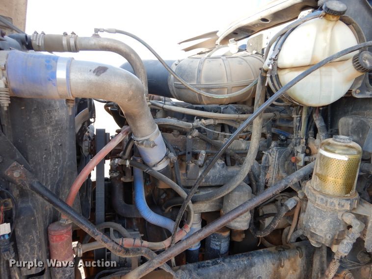 image for item DL6037 2000 Mack CH613  semi truck