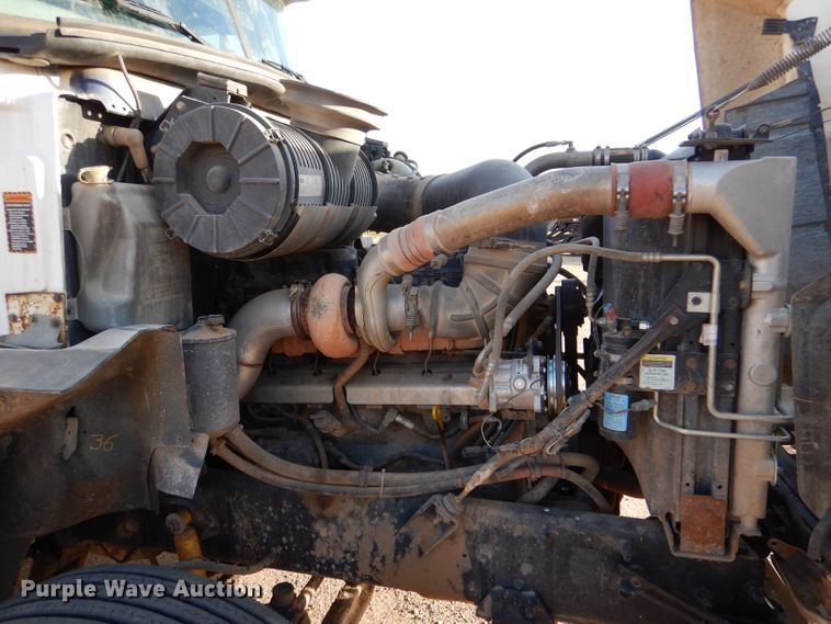 image for item DL6037 2000 Mack CH613  semi truck