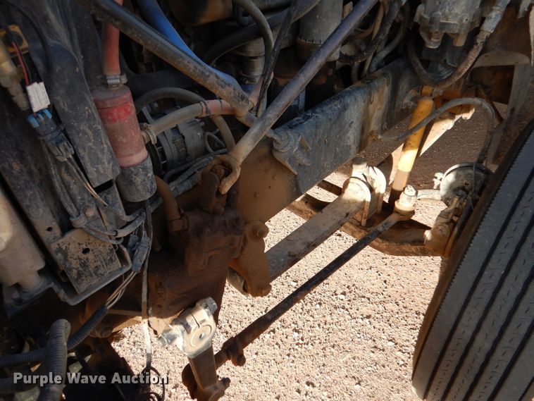 image for item DL6037 2000 Mack CH613  semi truck