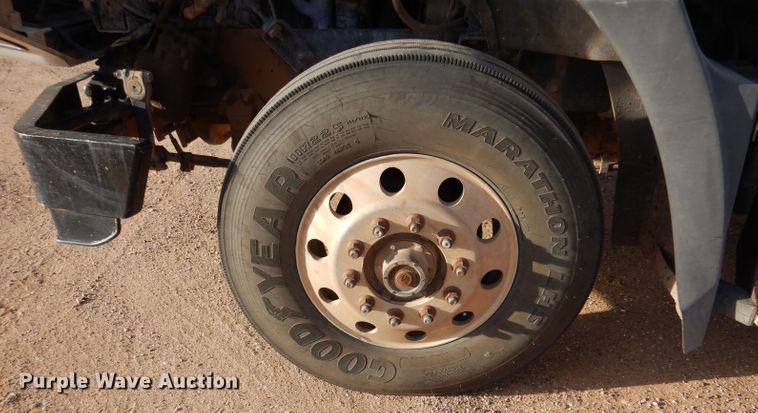 image for item DL6037 2000 Mack CH613  semi truck