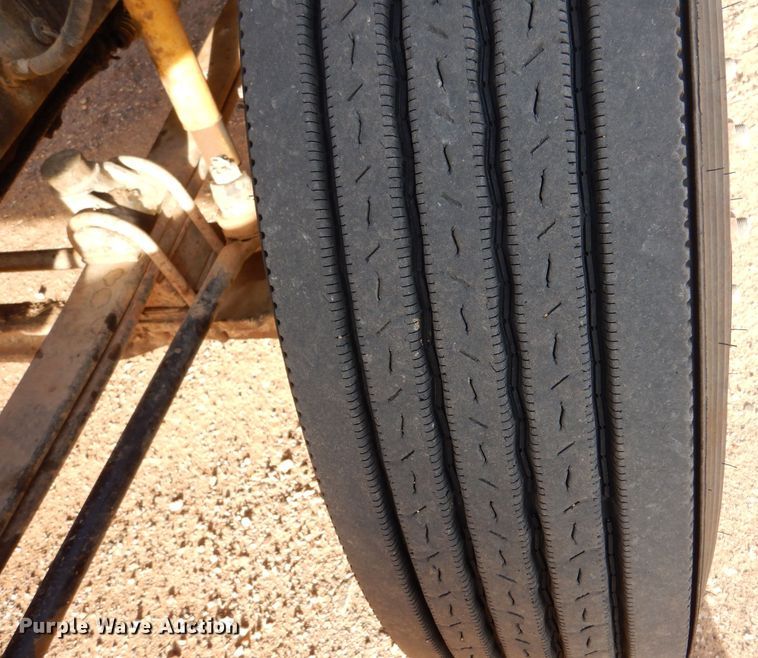 image for item DL6037 2000 Mack CH613  semi truck