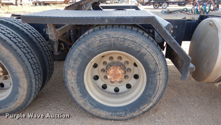 image for item DL6037 2000 Mack CH613  semi truck