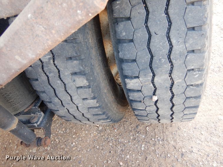 image for item DL6037 2000 Mack CH613  semi truck