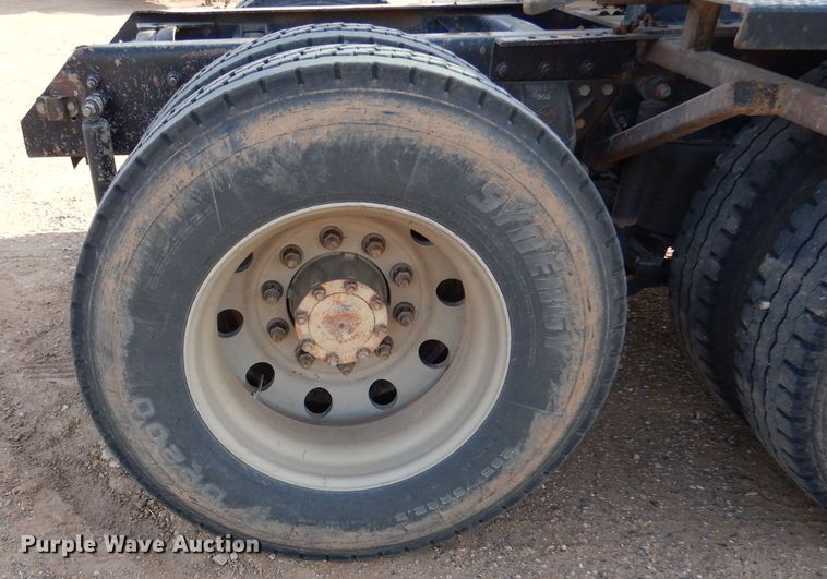 image for item DL6037 2000 Mack CH613  semi truck