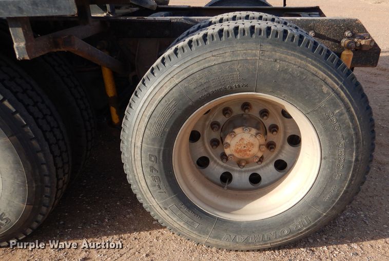 image for item DL6037 2000 Mack CH613  semi truck