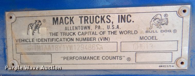 image for item DL6037 2000 Mack CH613  semi truck