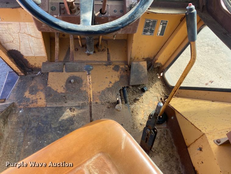 image for item DL6128 1987 Case 580 Super E  backhoe