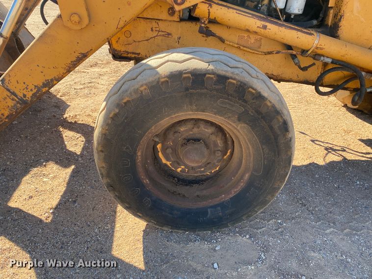 image for item DL6128 1987 Case 580 Super E  backhoe