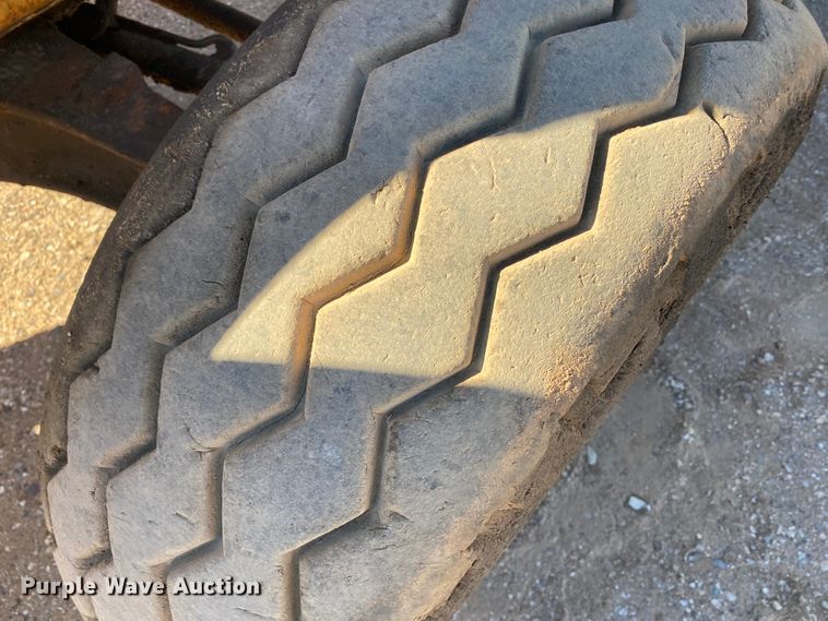 image for item DL6128 1987 Case 580 Super E  backhoe