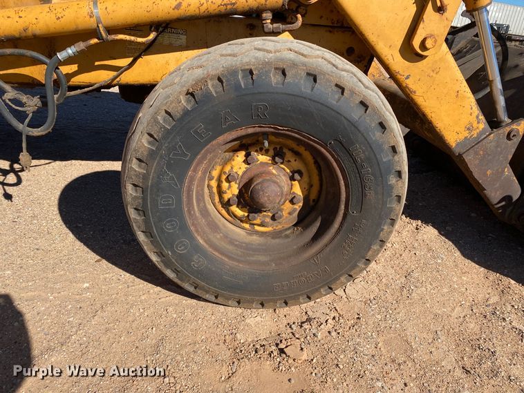 image for item DL6128 1987 Case 580 Super E  backhoe