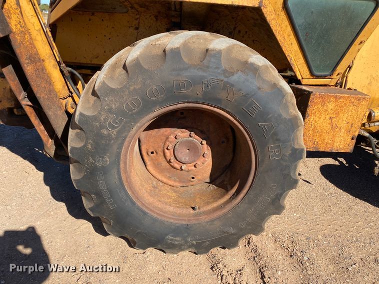 image for item DL6128 1987 Case 580 Super E  backhoe