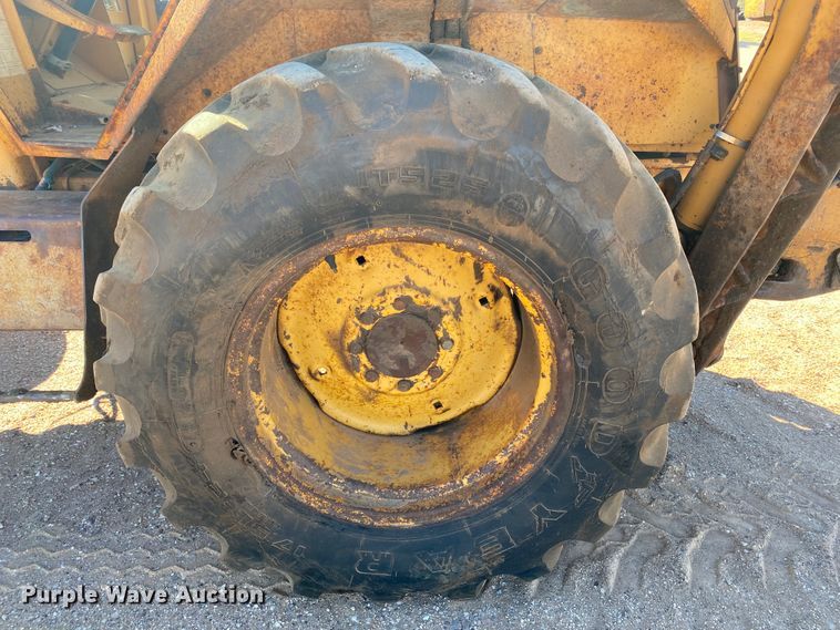 image for item DL6128 1987 Case 580 Super E  backhoe