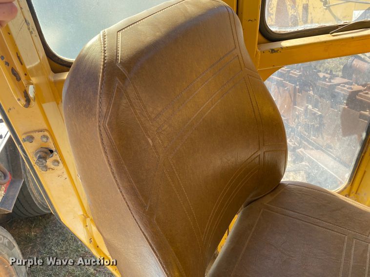 image for item DL6129 1997 Vermeer T-555  trencher