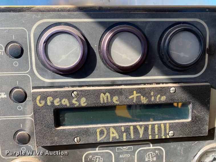 image for item DL6129 1997 Vermeer T-555  trencher