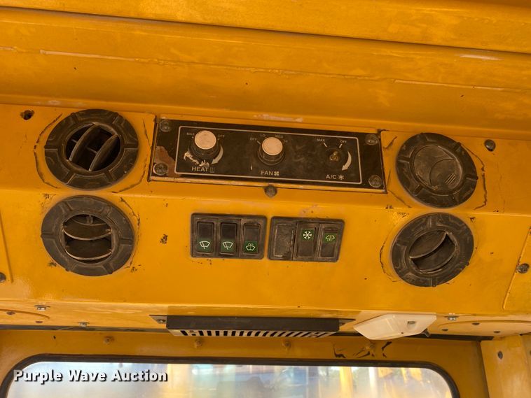 image for item DL6129 1997 Vermeer T-555  trencher