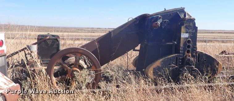 image for item DL6161 (3) pump jacks