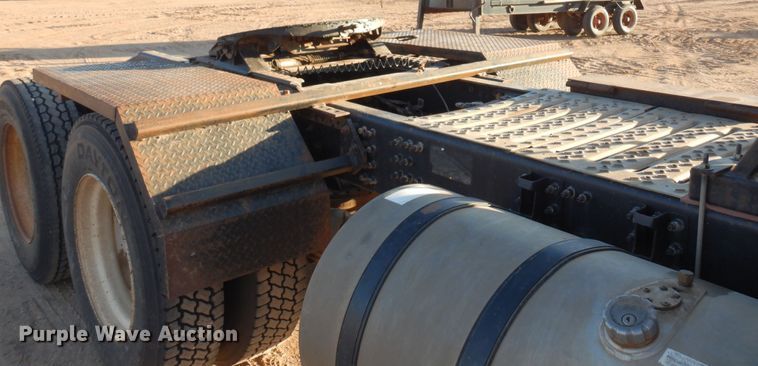 image for item JT9500 2008 Mack CHU600  semi truck