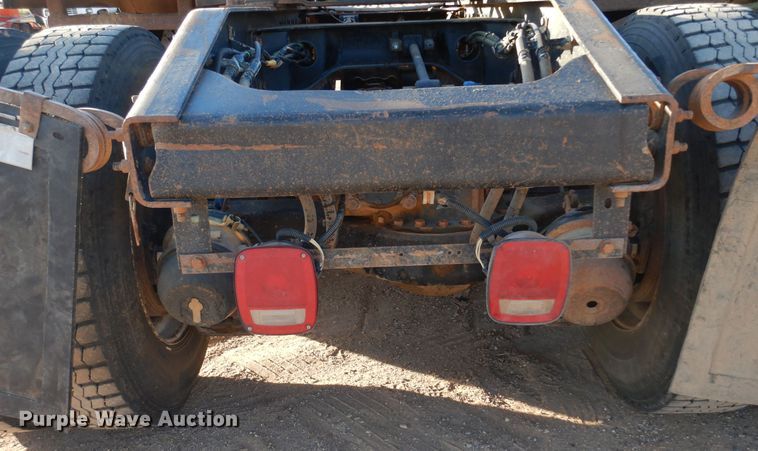 image for item JT9500 2008 Mack CHU600  semi truck