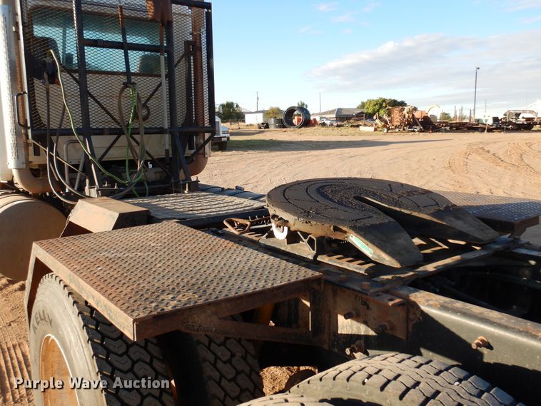 image for item JT9500 2008 Mack CHU600  semi truck