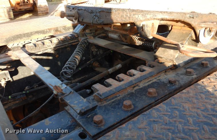 image for item JT9500 2008 Mack CHU600  semi truck