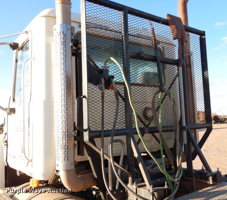 image for item JT9500 2008 Mack CHU600  semi truck