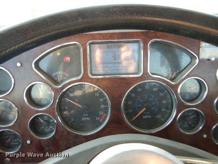 image for item JT9500 2008 Mack CHU600  semi truck